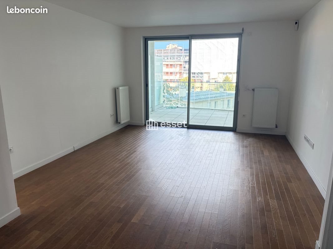 Appartement à louer, 86m², Suresnes