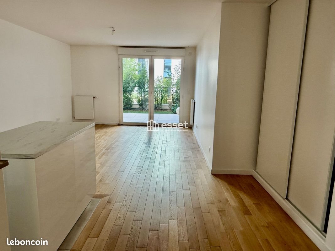 Appartement à louer, 76m², Saint-Cloud