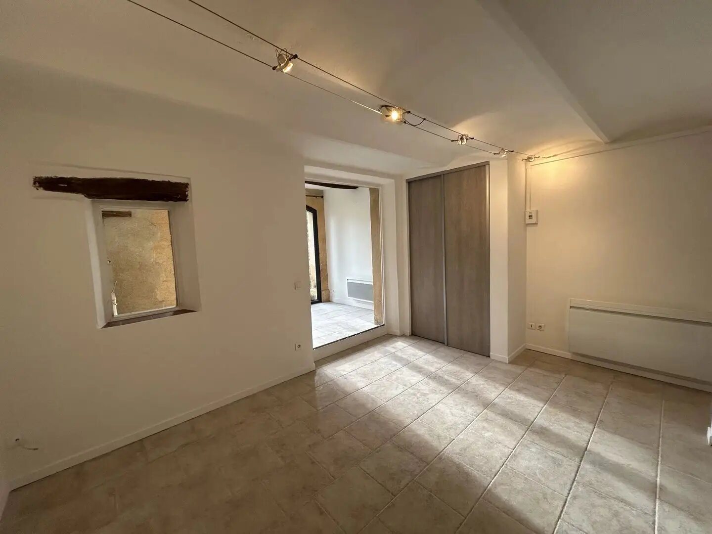 Appartement à louer, 27m², Peyrolles-en-Provence
