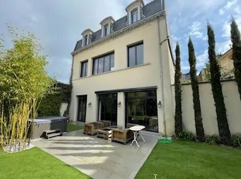 Maison à louer, 407m², Bordeaux