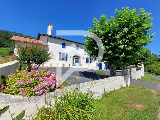 Maison 8 pièces 210 m² · à Bidache · 210 m² · 345 000 €