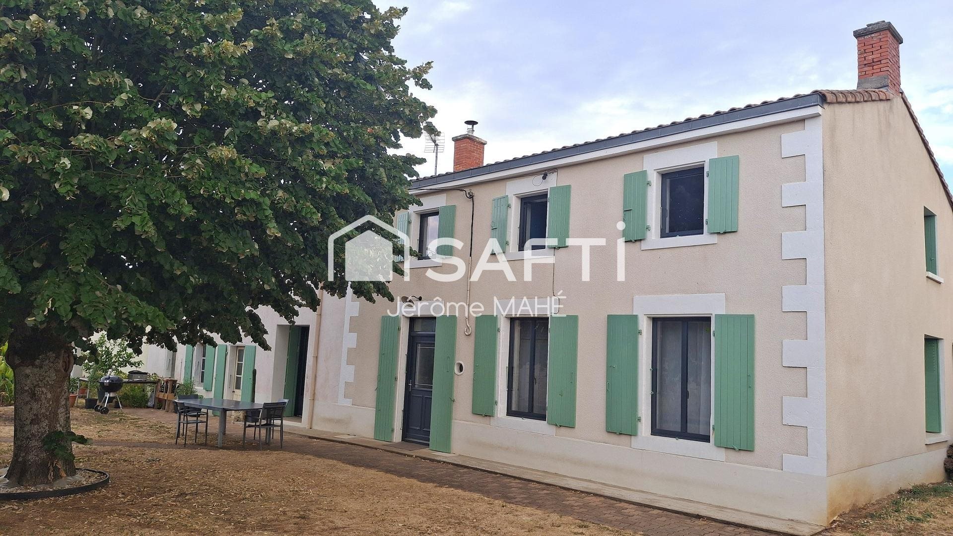 Maison à vendre, 133m², Aigondigné