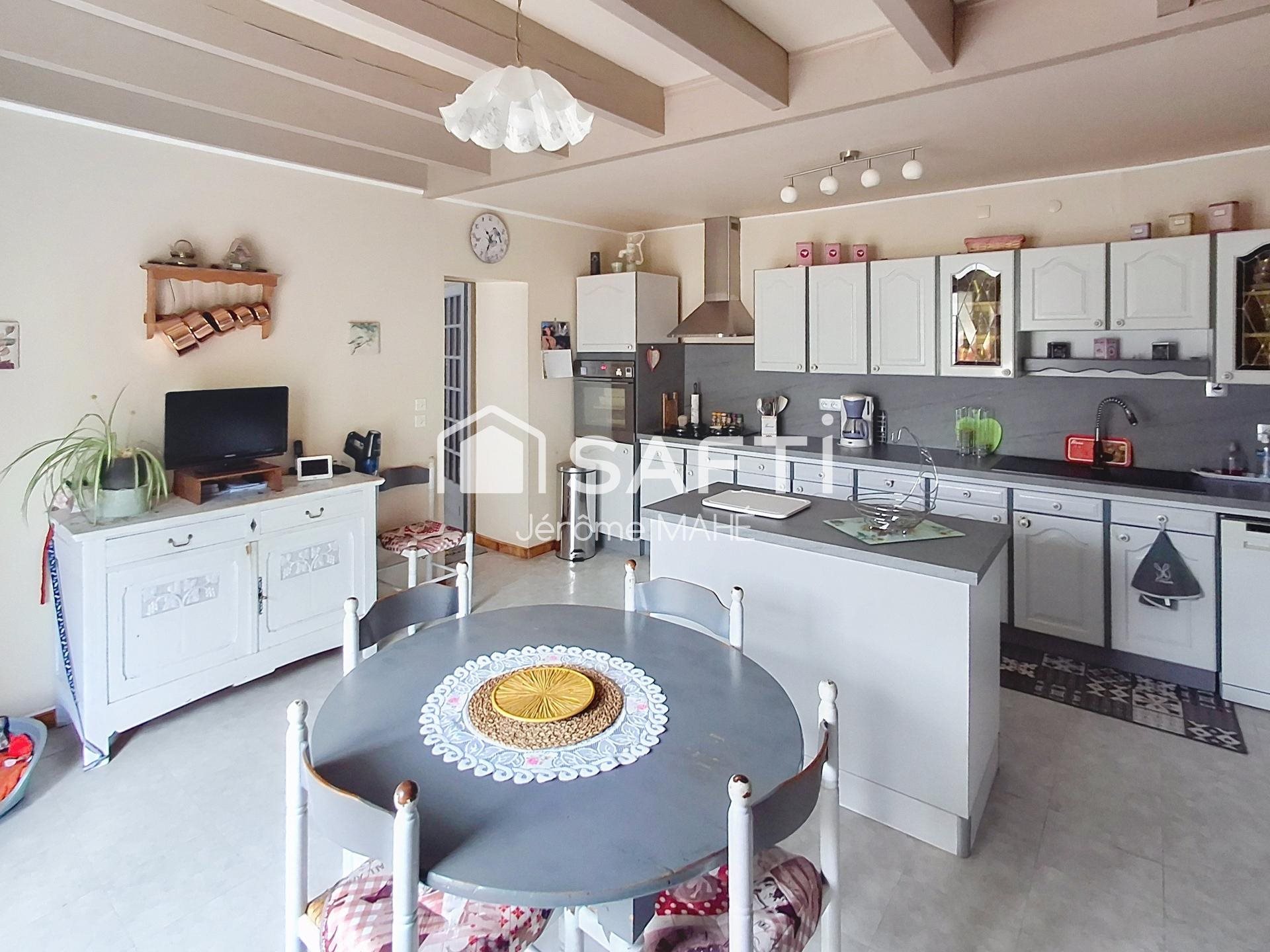 Maison à vendre, 159m², Aigondigné