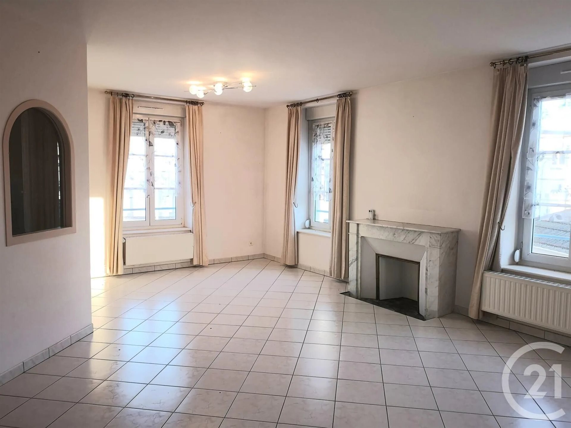 Appartement à louer, 101m², Bruyères