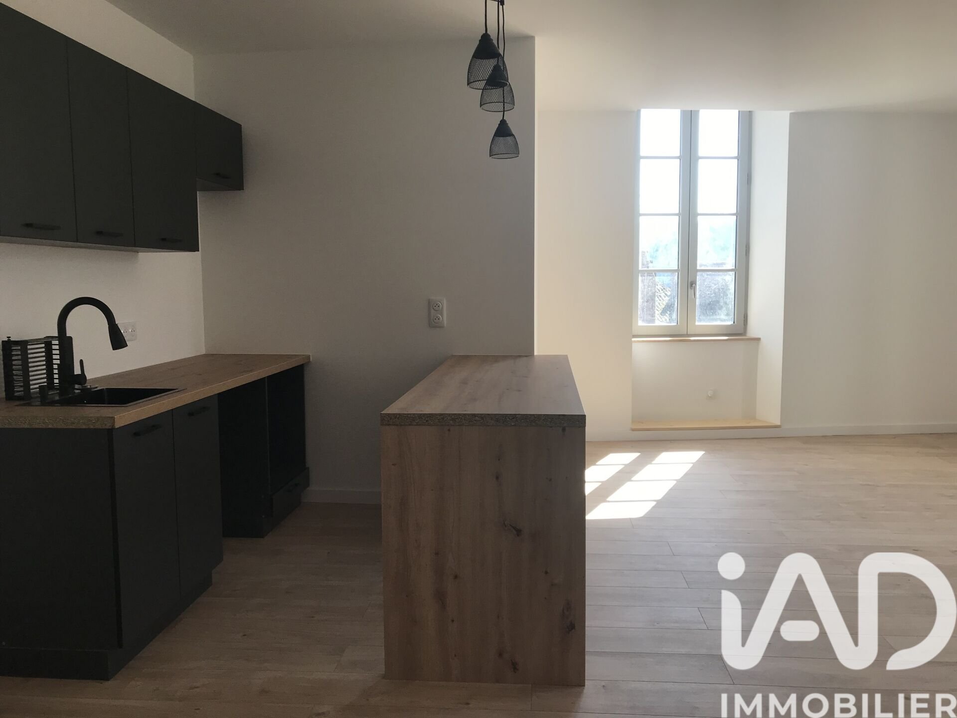 Appartement à vendre, 64m², Vallon-Pont-d'Arc