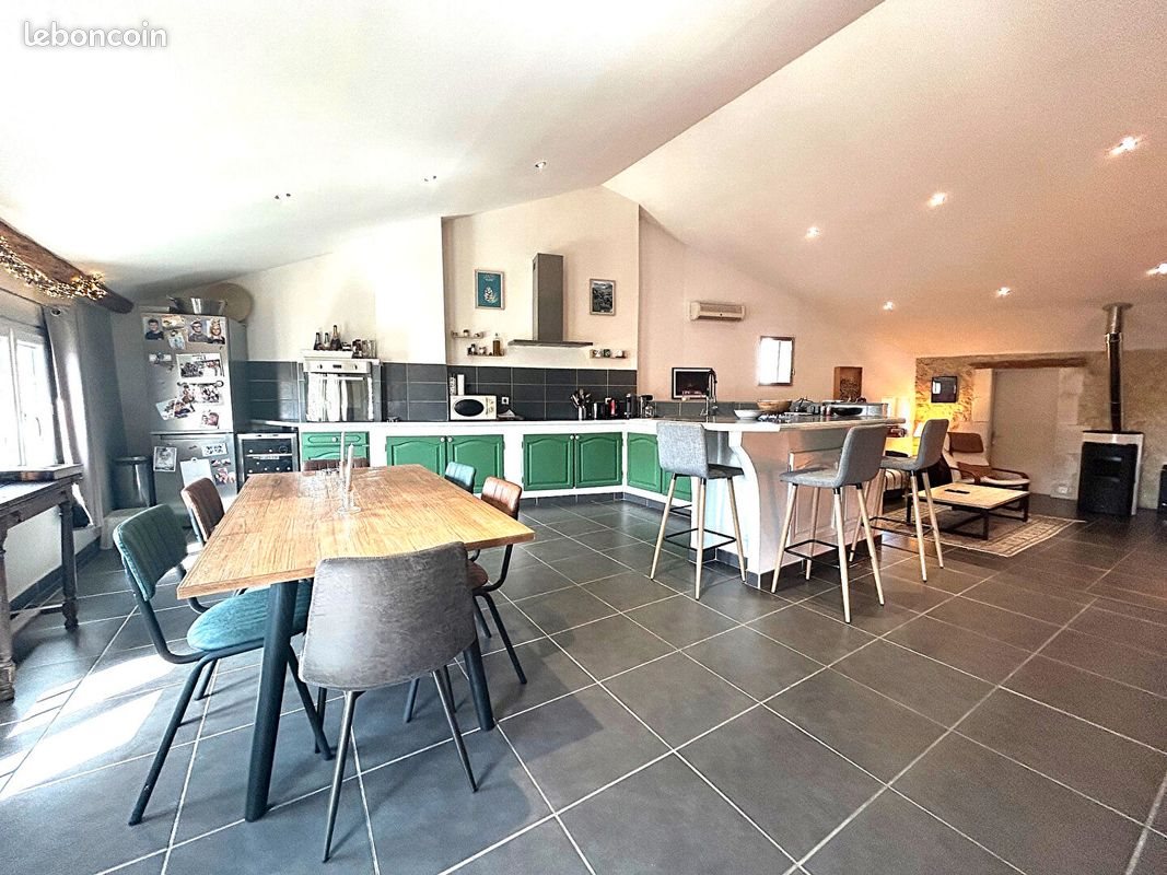 Appartement à louer, 129m², Noves