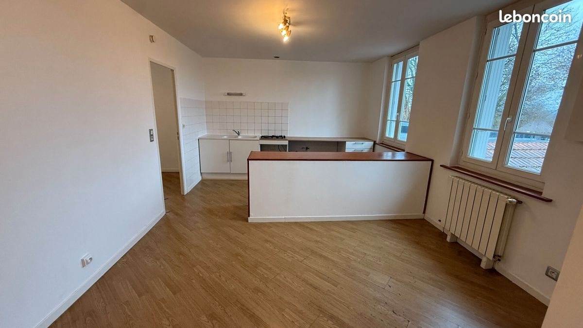 Maison à louer, 42m², Sardent