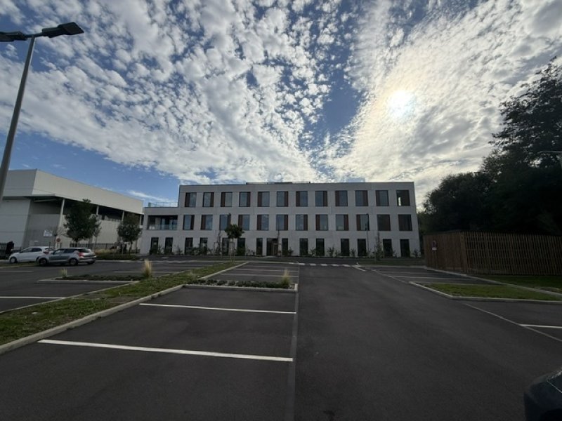 Maison à louer, 689m², Anzin