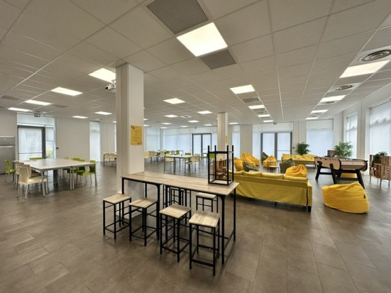 Maison à louer, 643m², Anzin