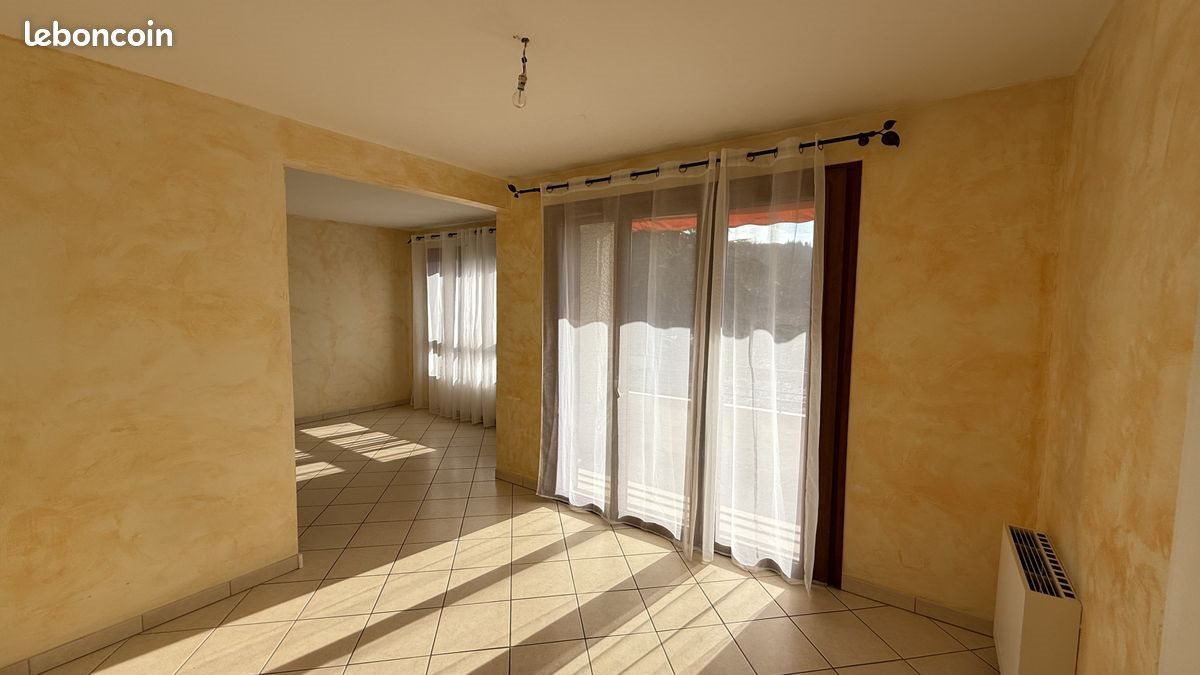 Appartement à louer, 54m², Espalion