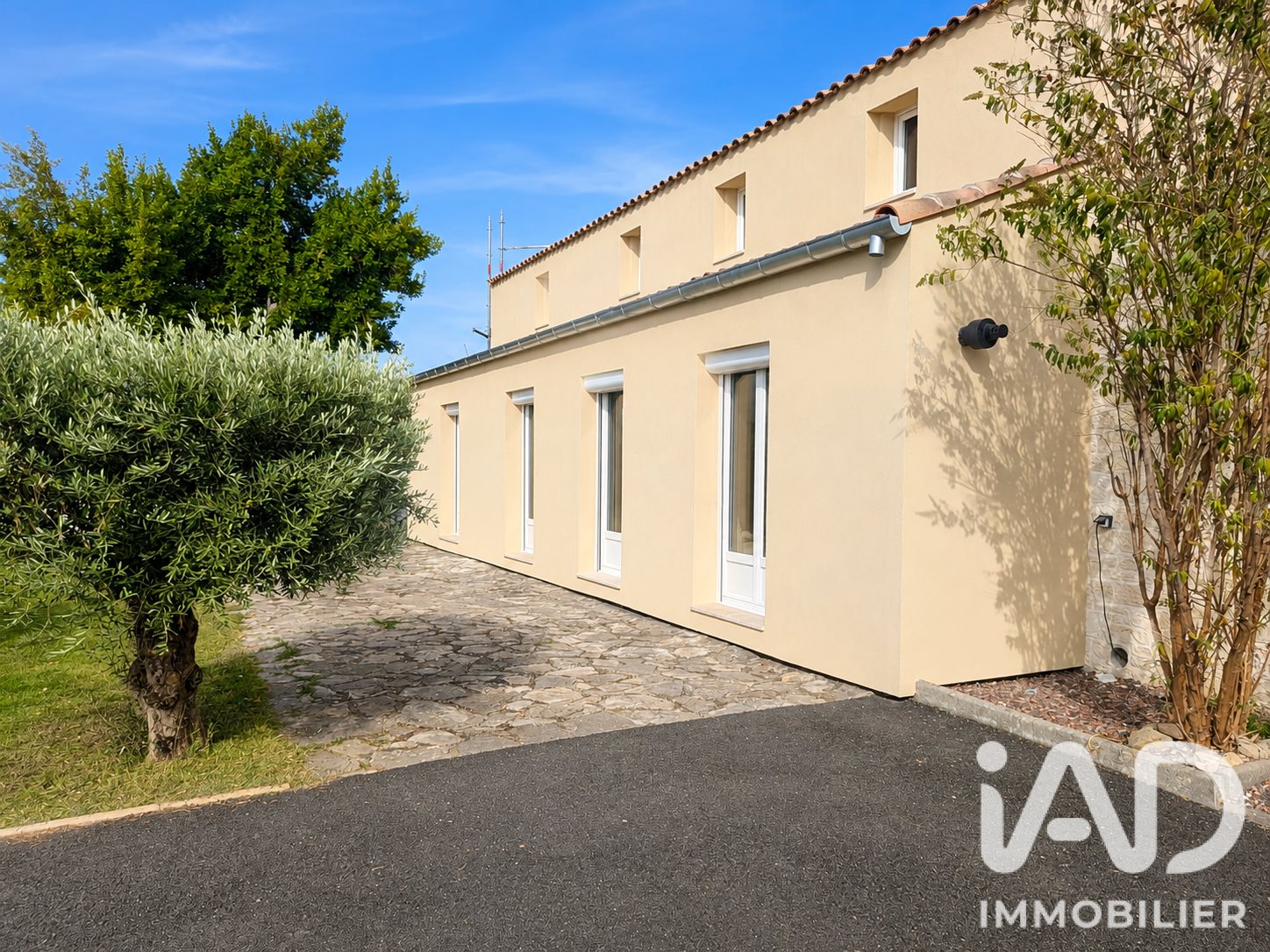 Maison à vendre, 161m², Saint-Julien-les-Rosiers