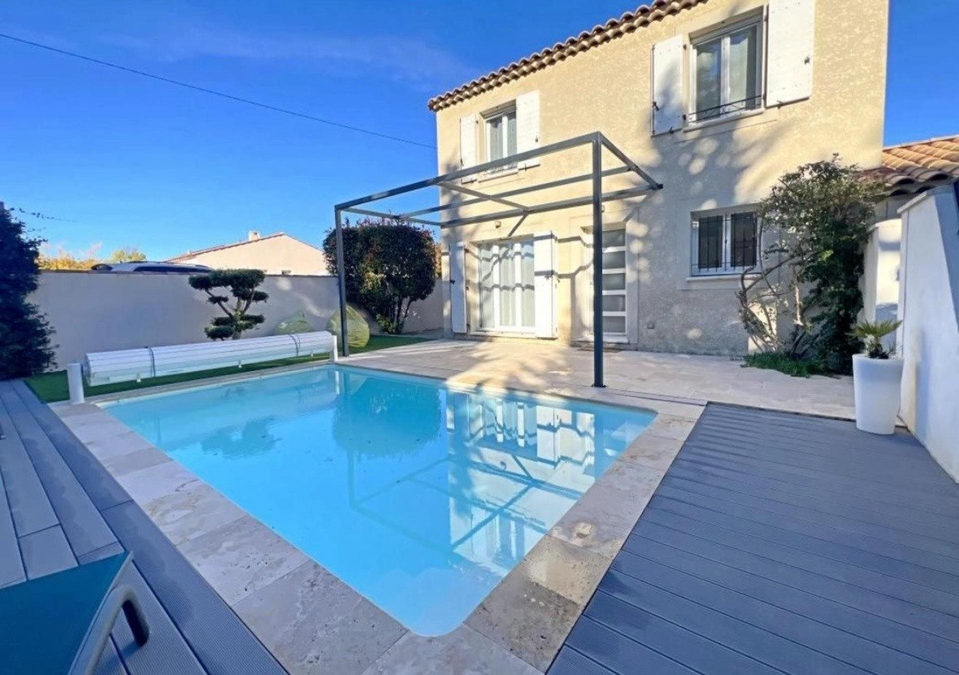 Maison à vendre, 102m², Eyguières