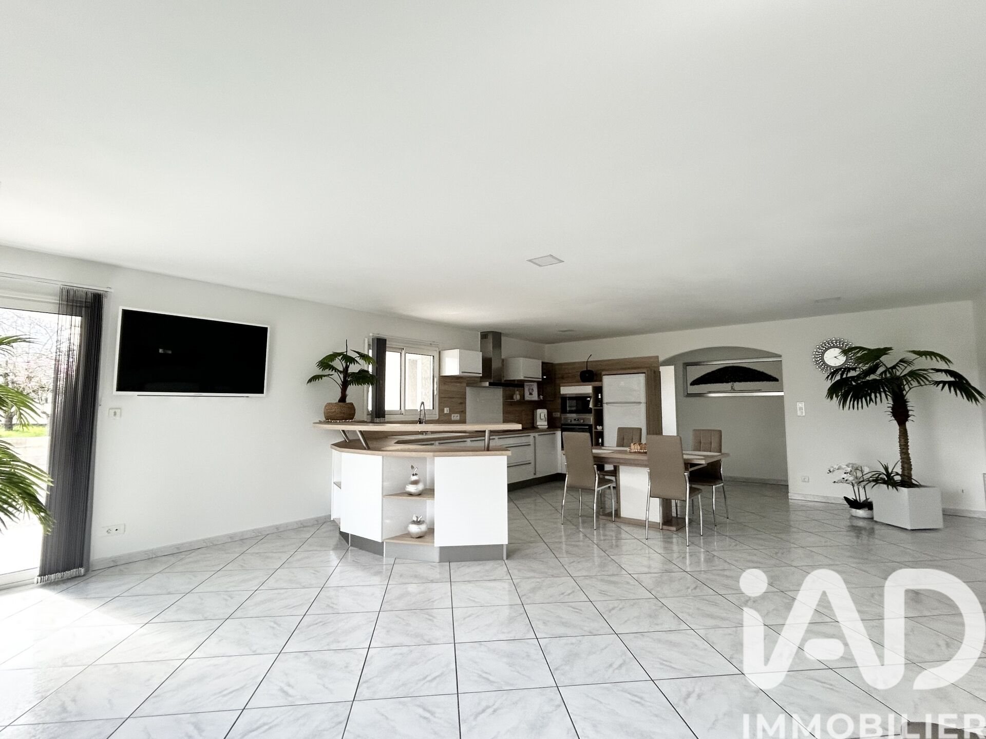 Maison à vendre, 111m², Saint-Pantaléon-de-Larche