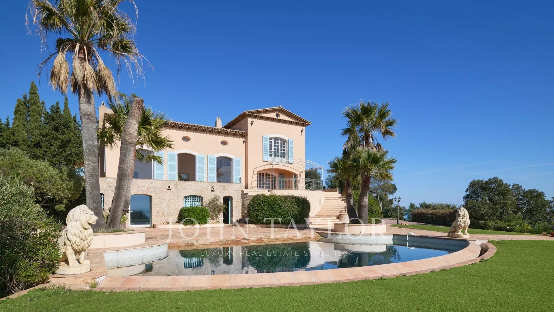 Maison à vendre, 390m², Saint-Raphaël
