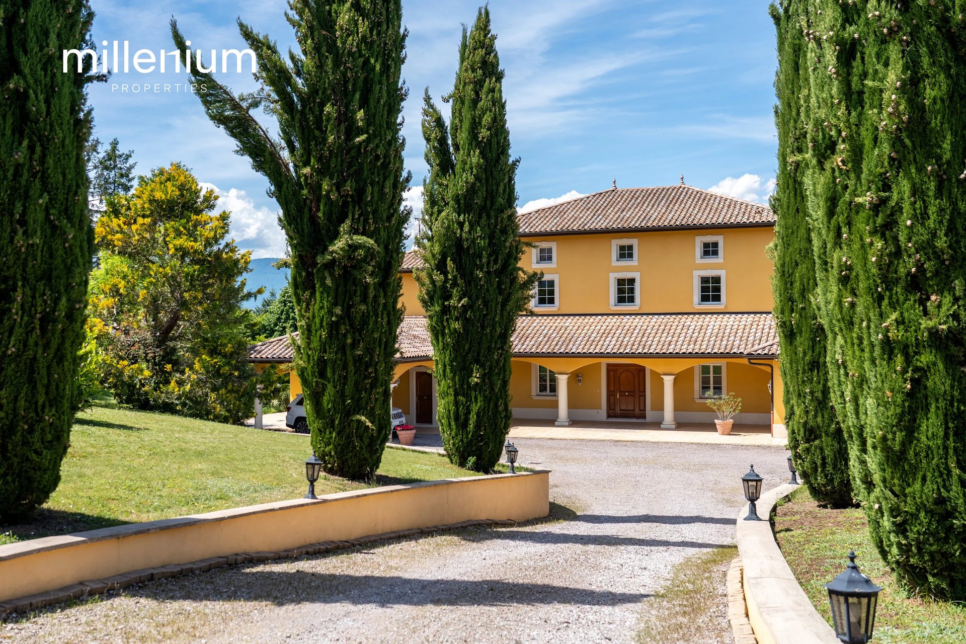 Maison à vendre, 1000m², Nernier