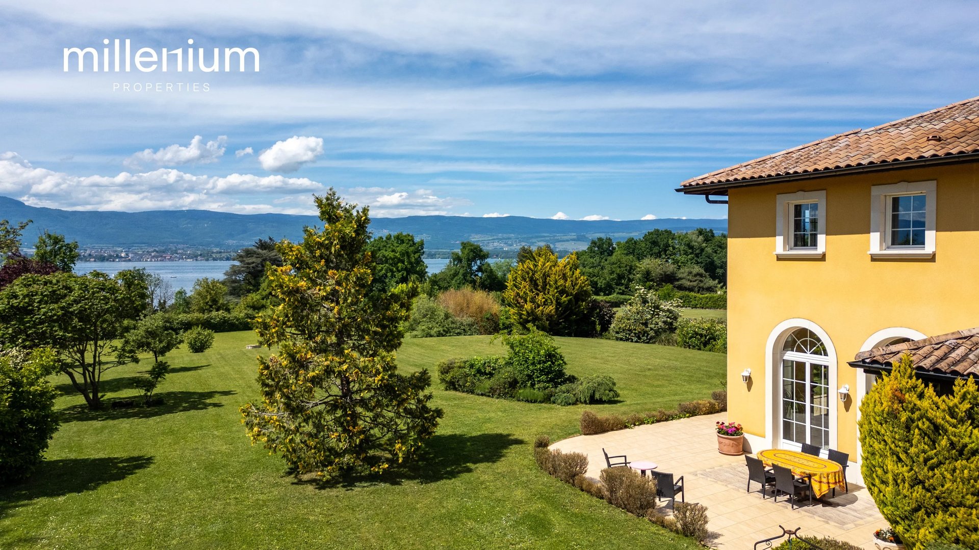 Maison à vendre, 1000m², Nernier