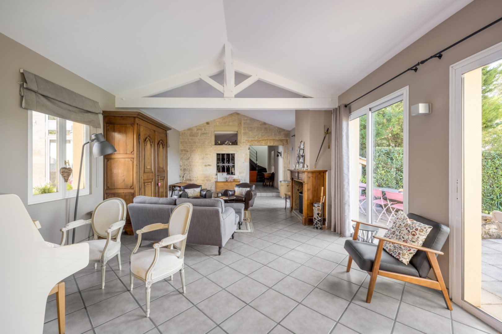 Maison à vendre, 350m², Pommiers-en-Forez