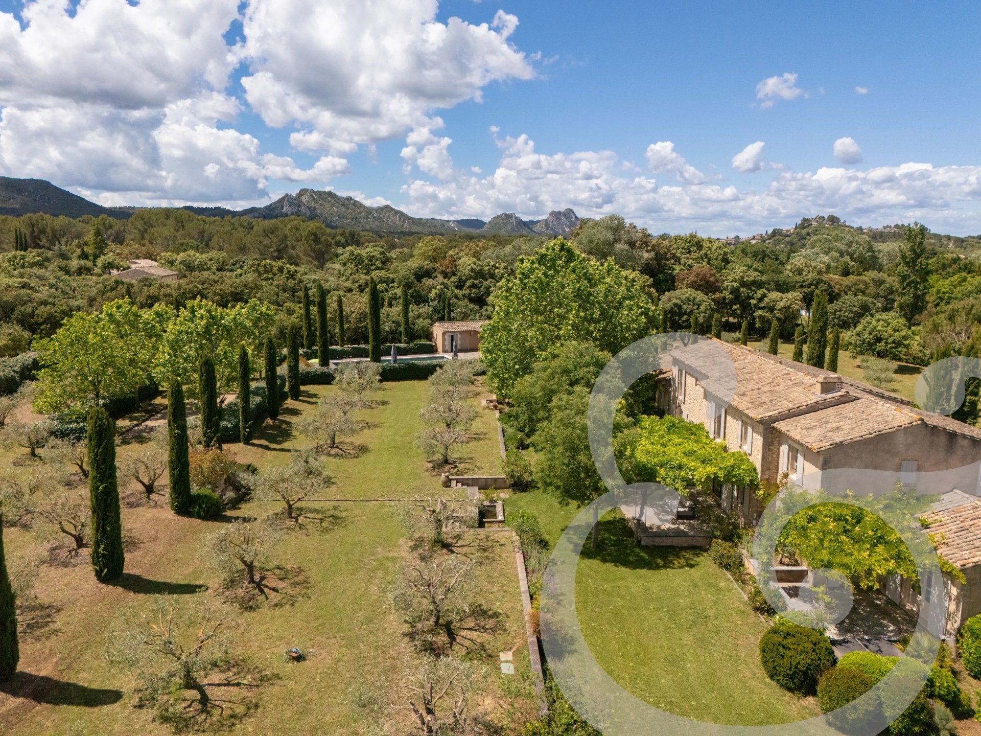 Maison à vendre, 274m², Eygalières