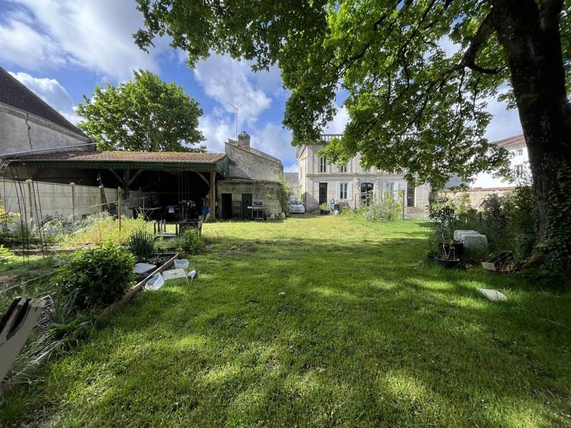 Maison à vendre, 367m², Bressuire