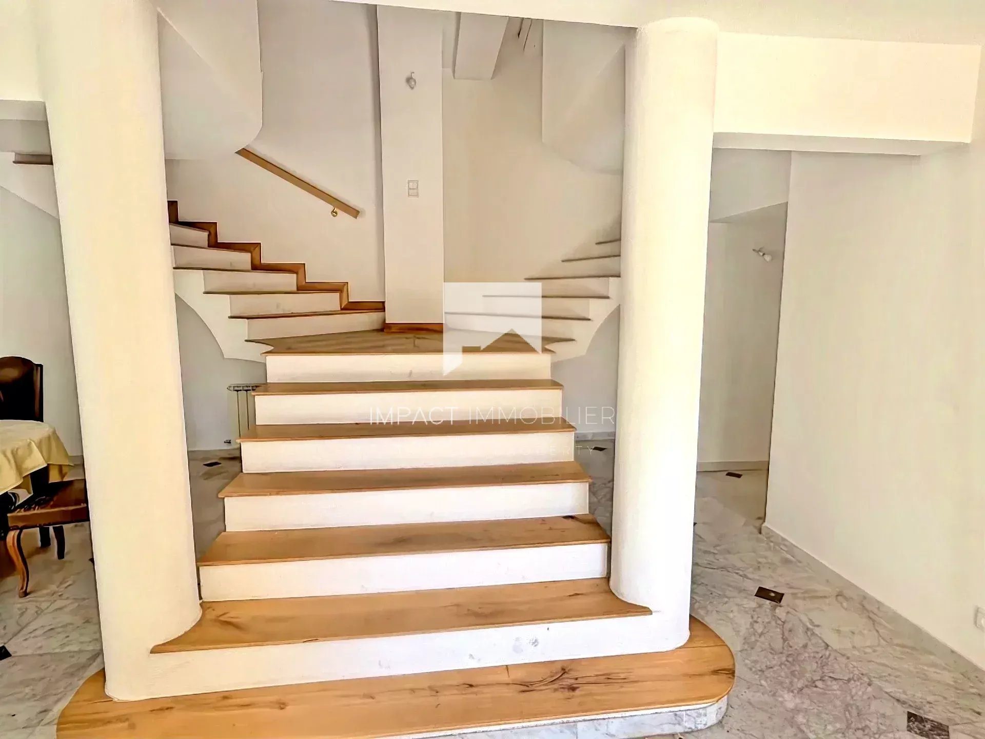 Maison à vendre, 197m², La Crau
