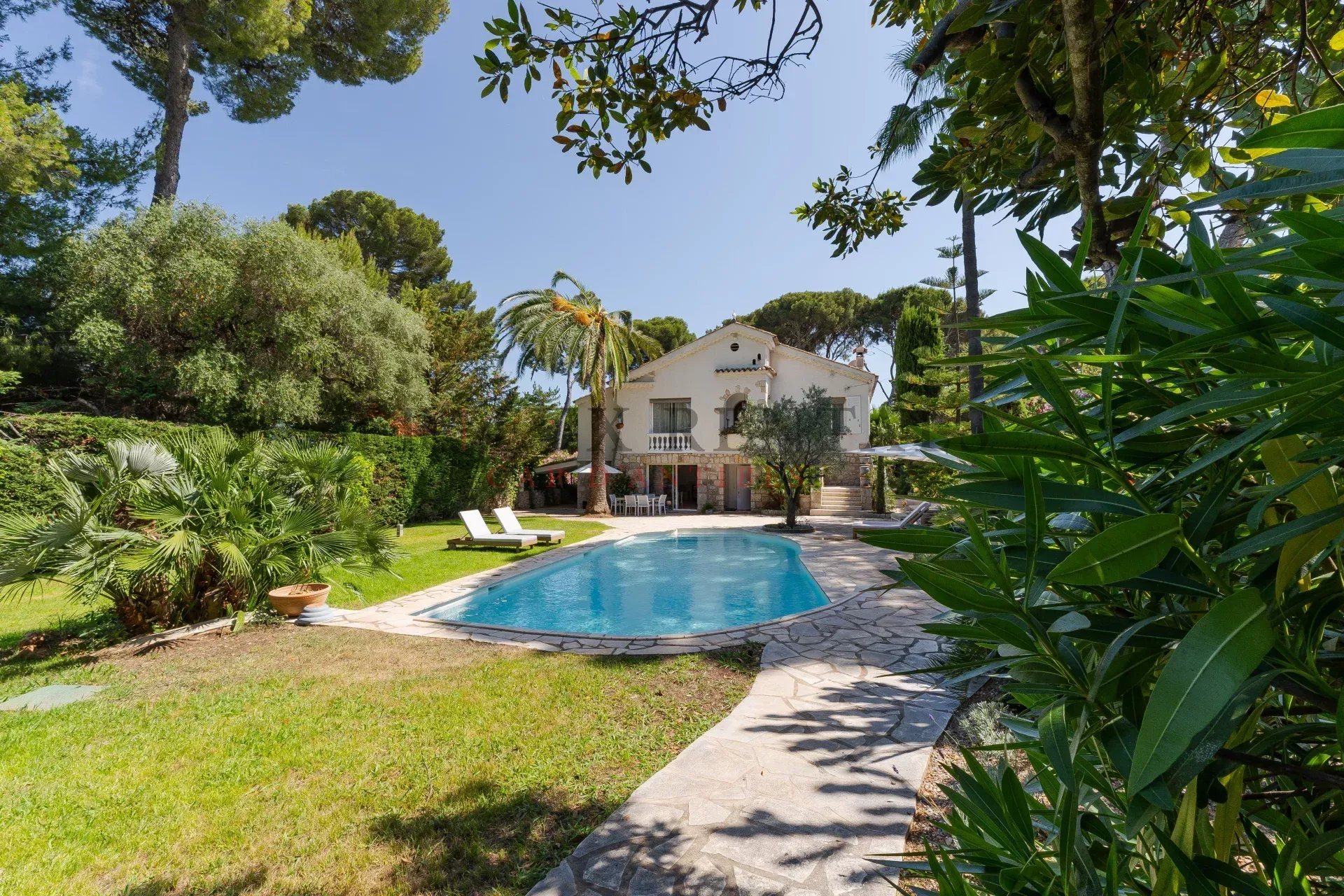 Maison à louer, 260m², Antibes