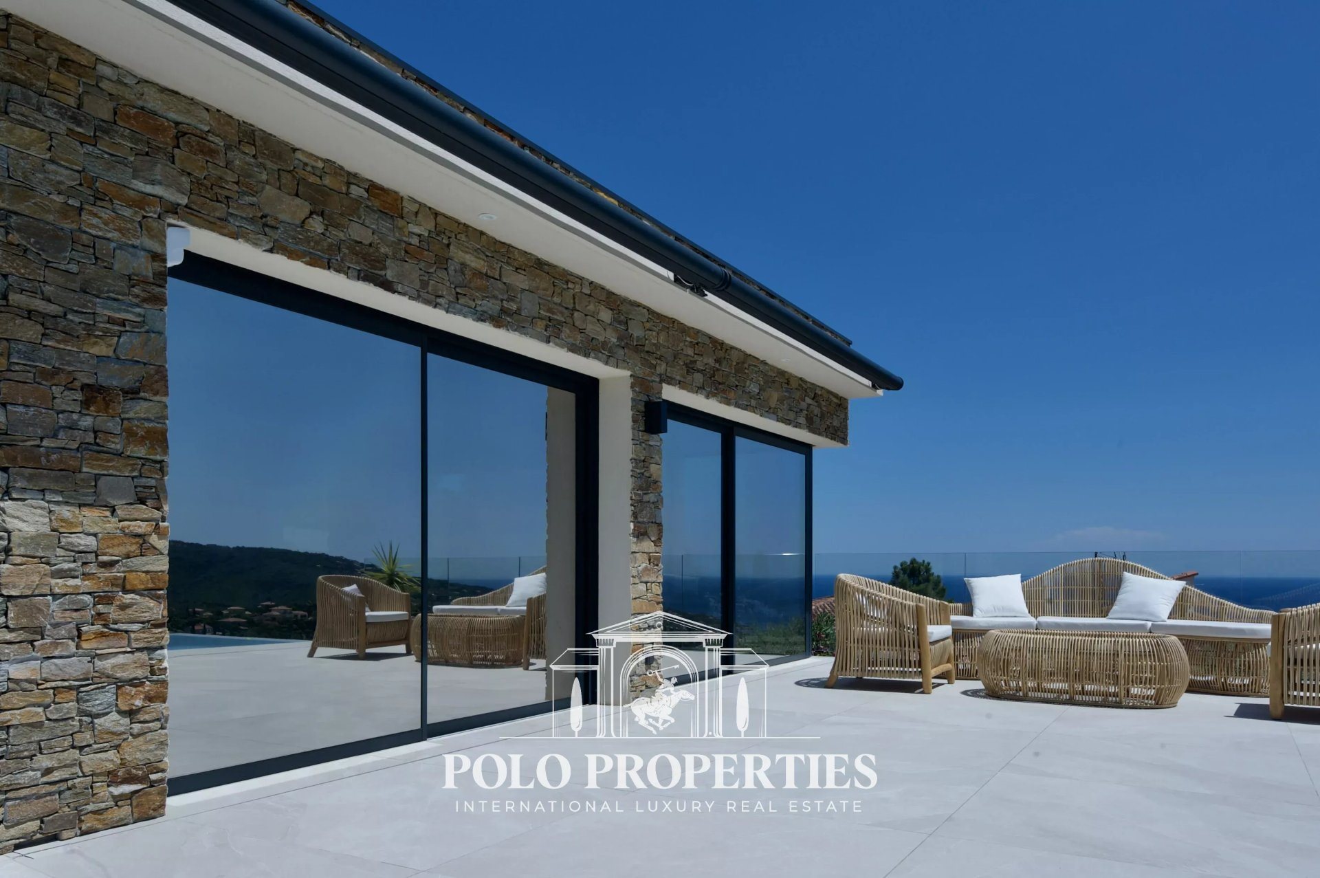 Maison à vendre, 257m², Roquebrune-sur-Argens