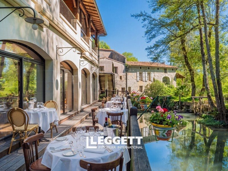 Maison à vendre, 1428m², Mosnac
