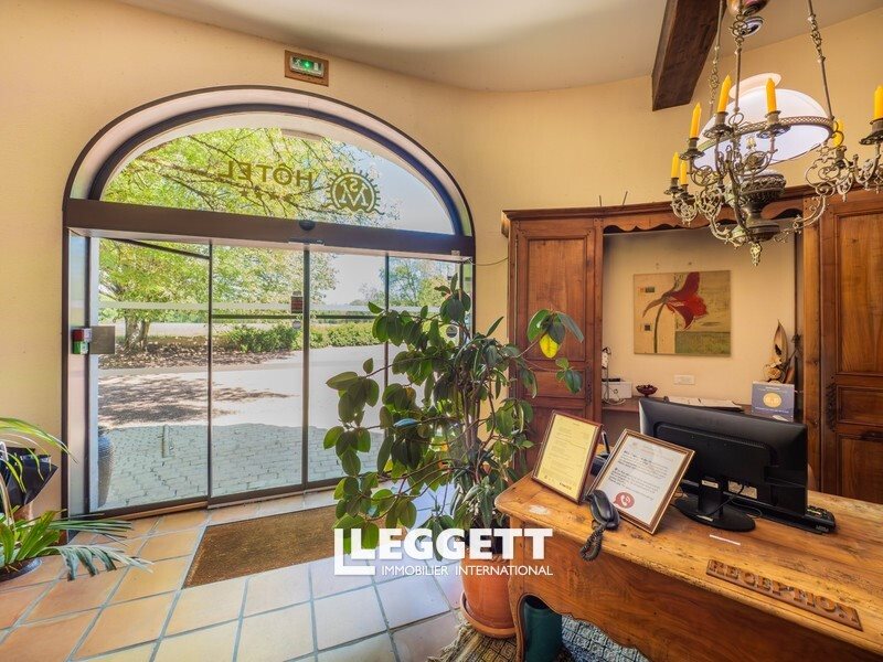 Maison à vendre, 1428m², Mosnac