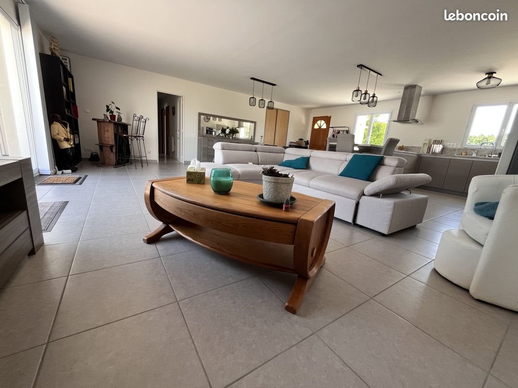 Maison à vendre, 123m², Soulignonne
