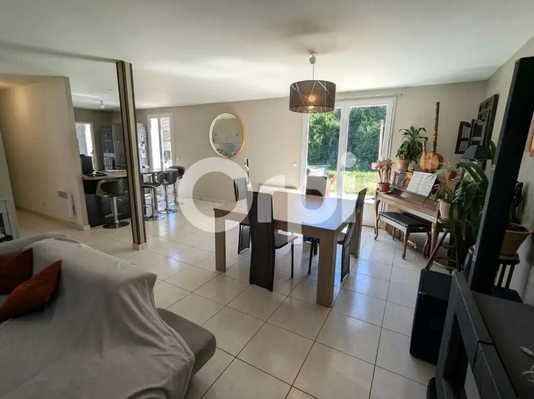 Maison à vendre, 139m², Cuise-la-Motte