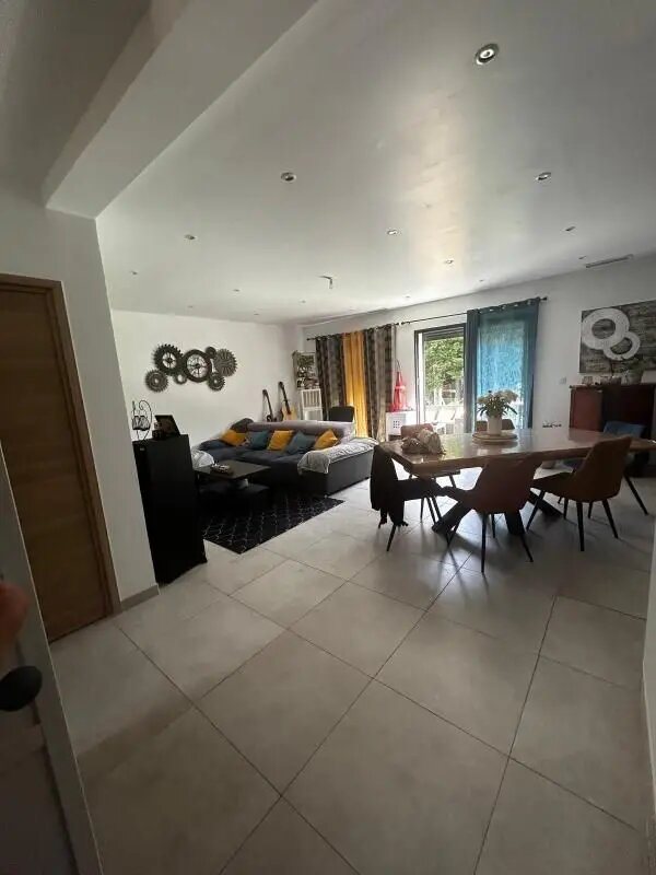 Maison à louer, 131m², Istres