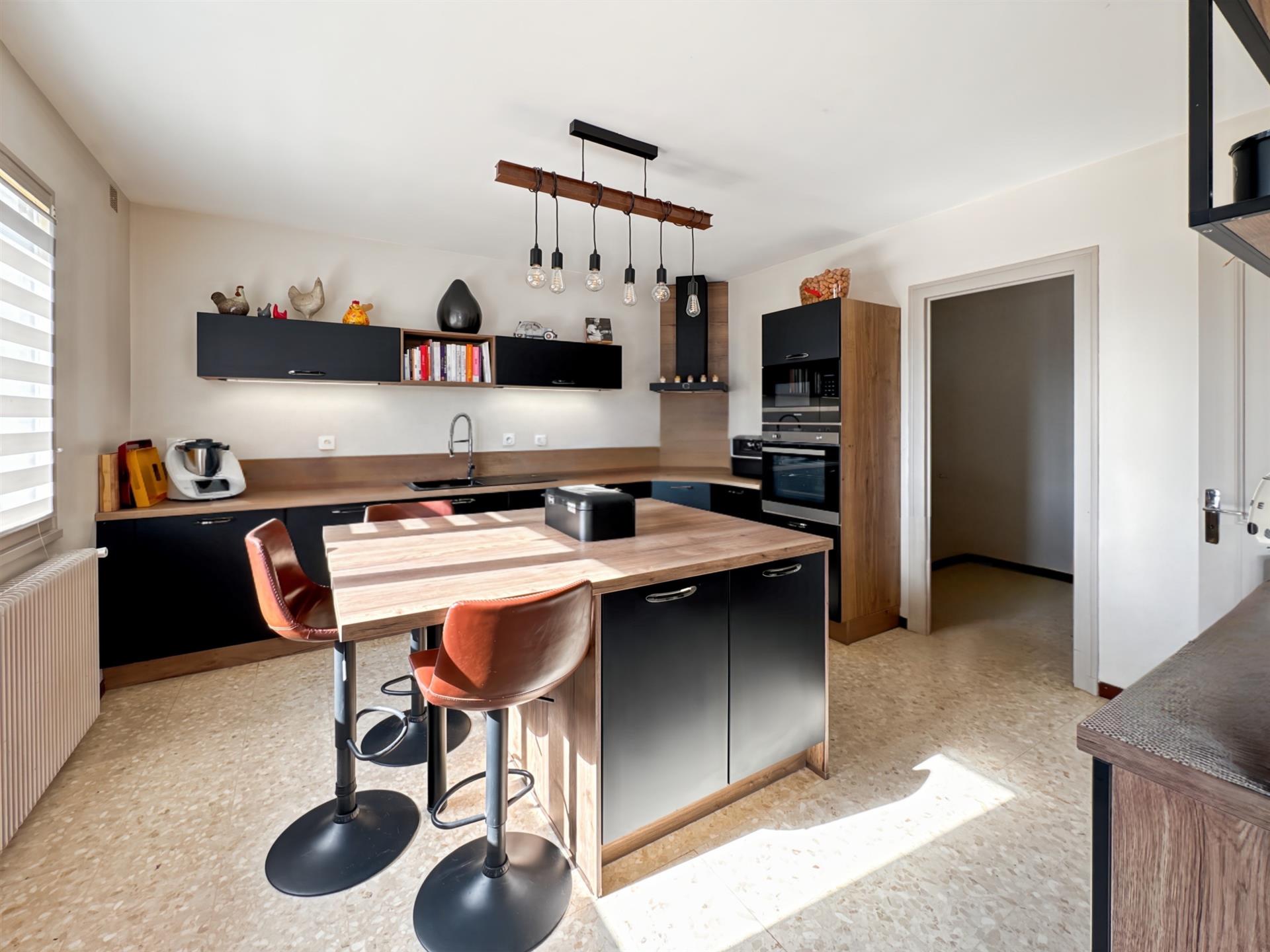 Maison à vendre, 250m², Montmerle-sur-Saône