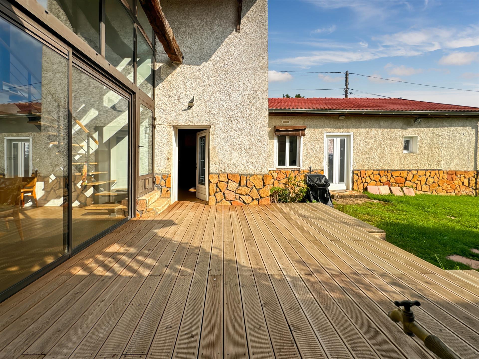 Maison à vendre, 239m², Reyrieux