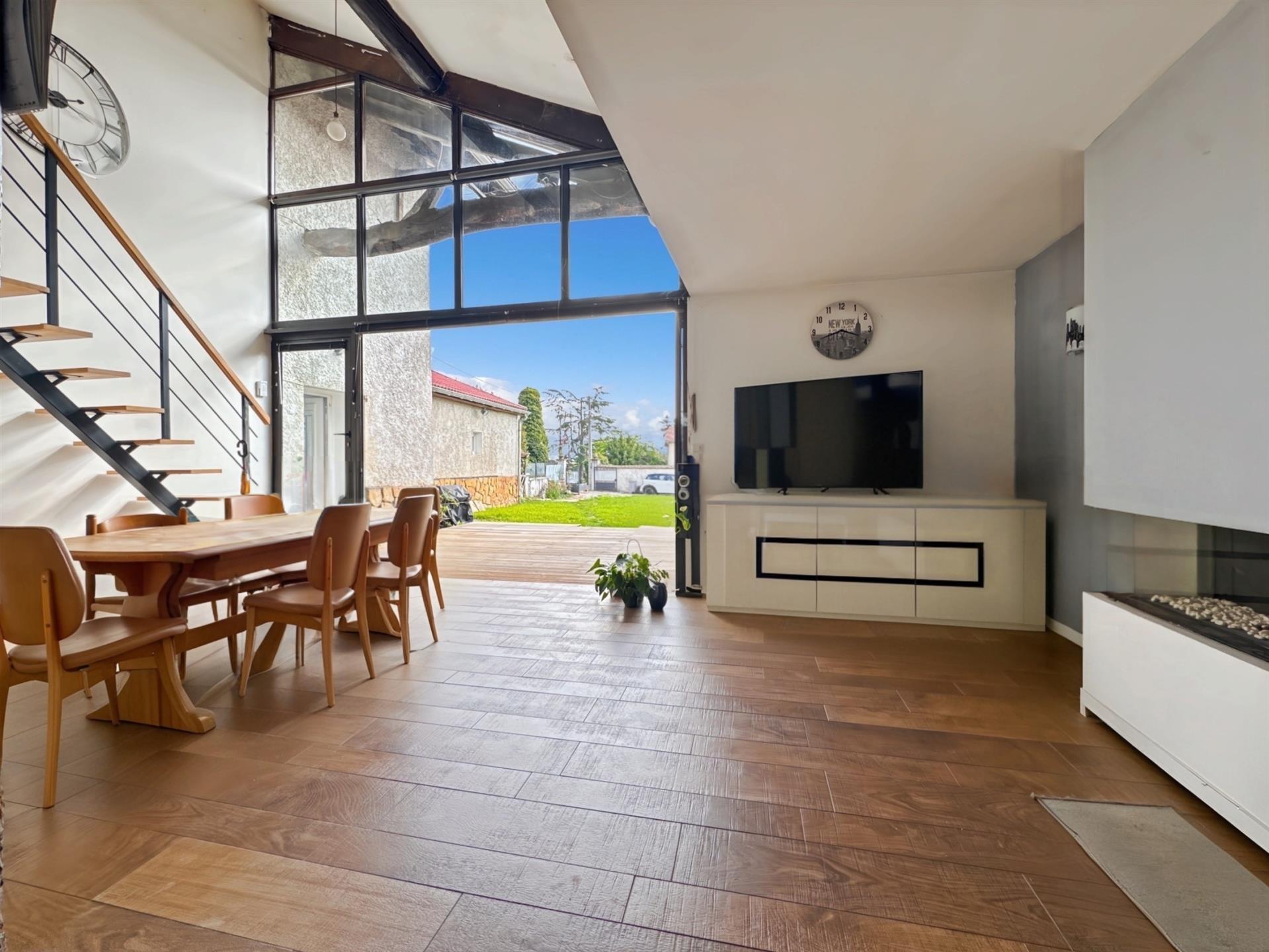 Maison à vendre, 239m², Reyrieux