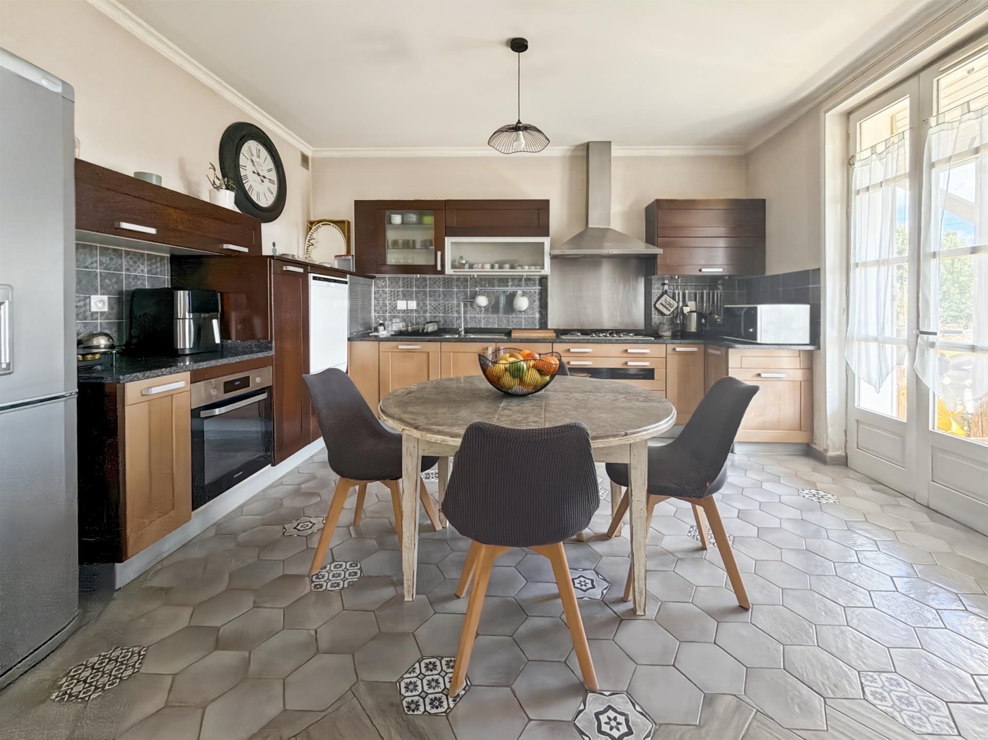 Maison à vendre, 100m², Ambérieux