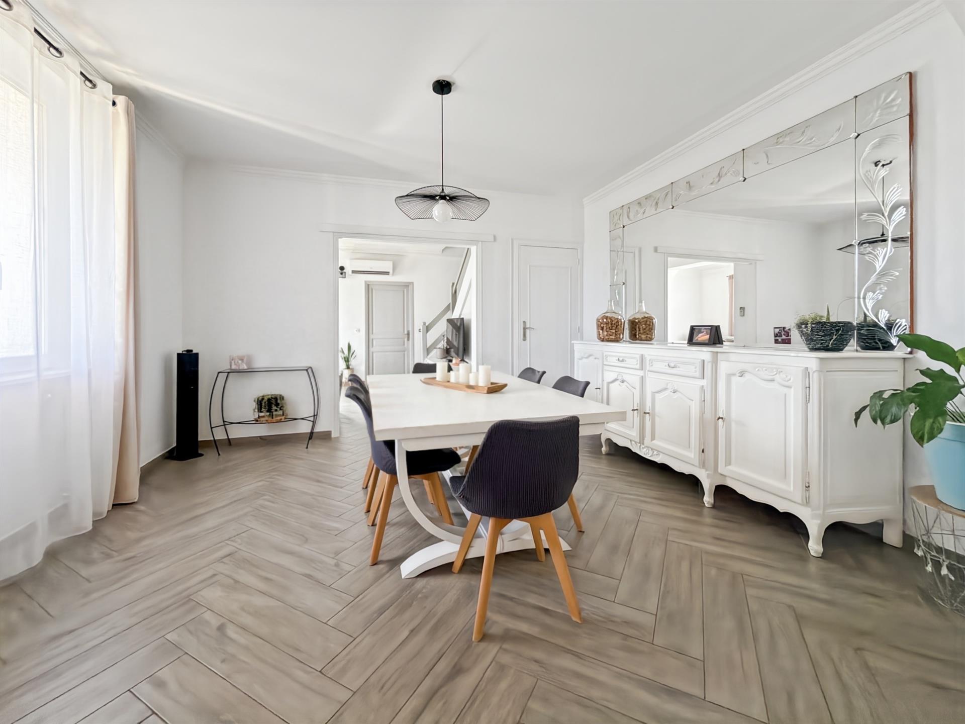 Maison à vendre, 100m², Ambérieux