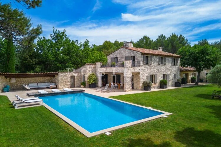 Maison à vendre, 295m², Saint-Saturnin-lès-Apt
