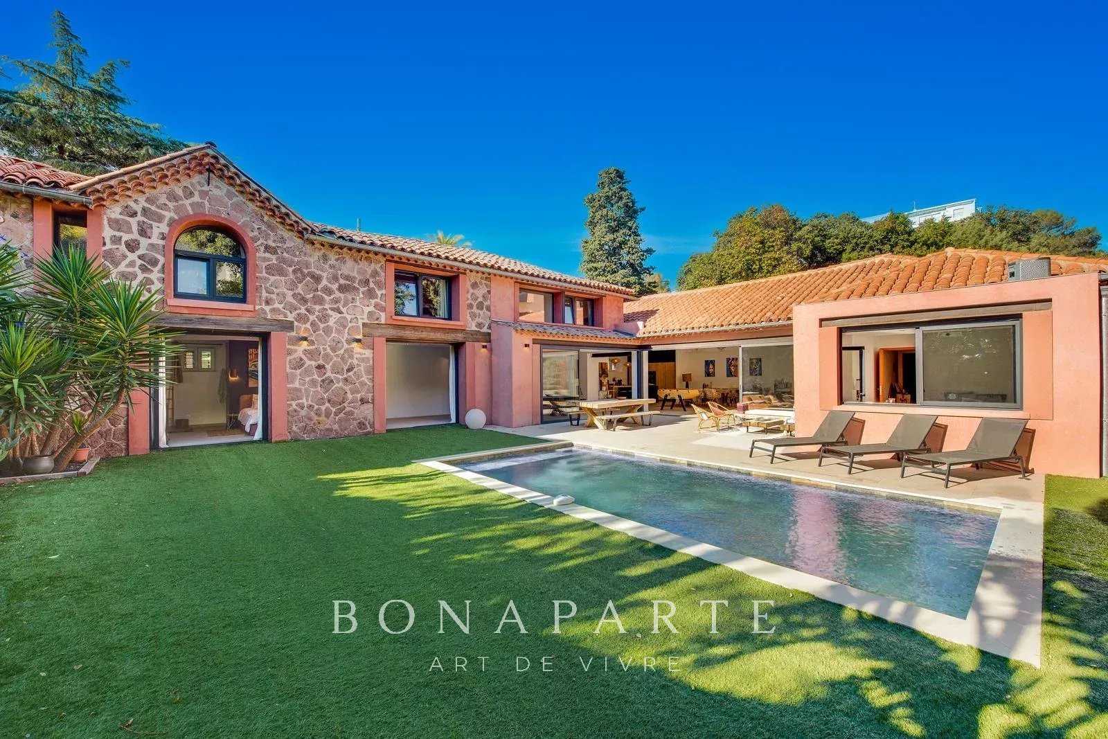 Maison à vendre, 280m², Saint-Raphaël