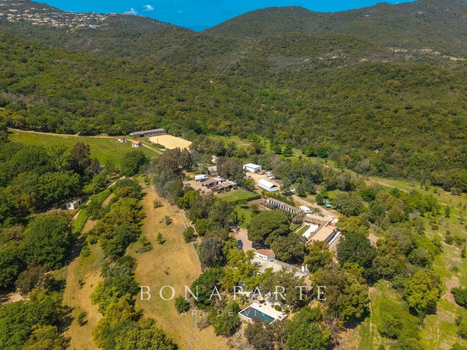 Maison à vendre, 430m², Les Adrets-de-l'Estérel