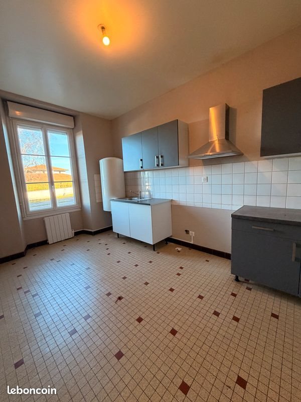 Appartement à louer, 80m², Saint-Claud