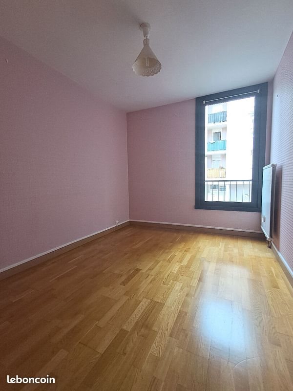 Appartement à louer, 81m², Chaumont