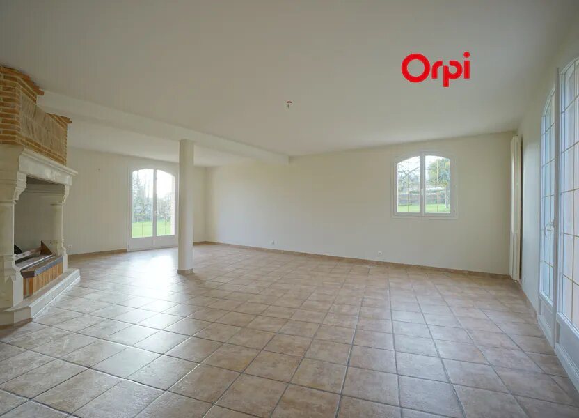 Maison à louer, 248m², Brionne