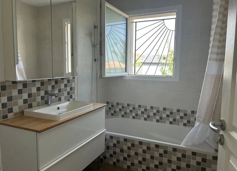 Maison à louer, 125m², Salleboeuf