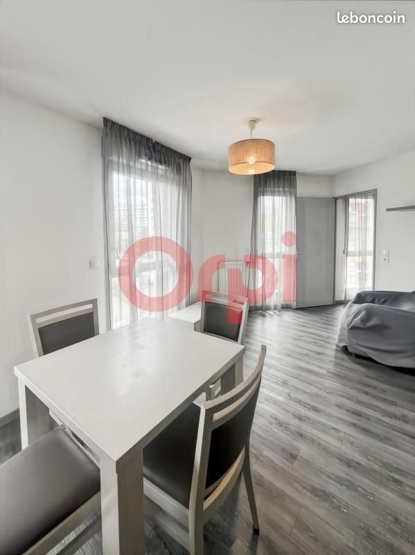 Appartement à louer, 43m², Lyon 8ème