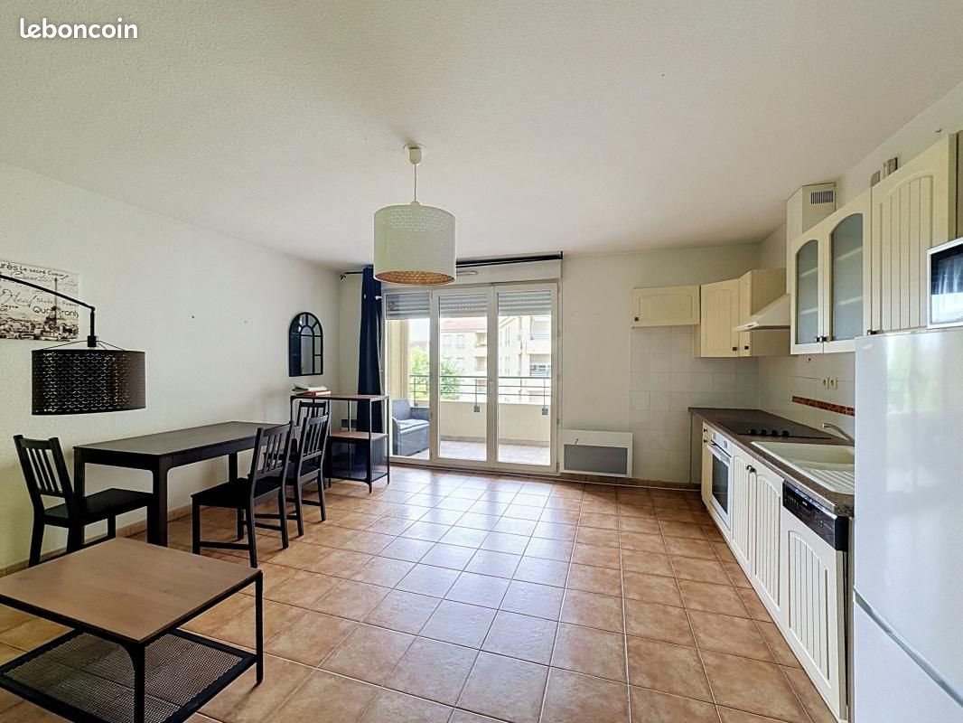 Appartement à louer, 66m², Pierre-Bénite