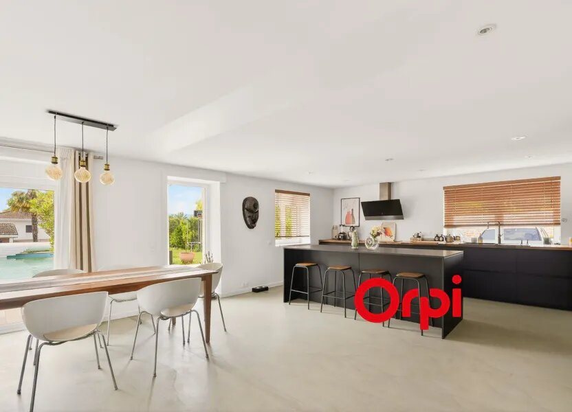 Maison à vendre, 270m², Saint-Genis-Laval