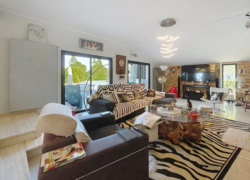 Maison à vendre, 271m², Saint-Sardos