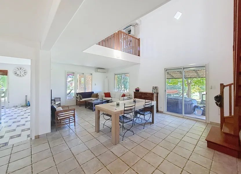 Maison à vendre, 170m², Bessens