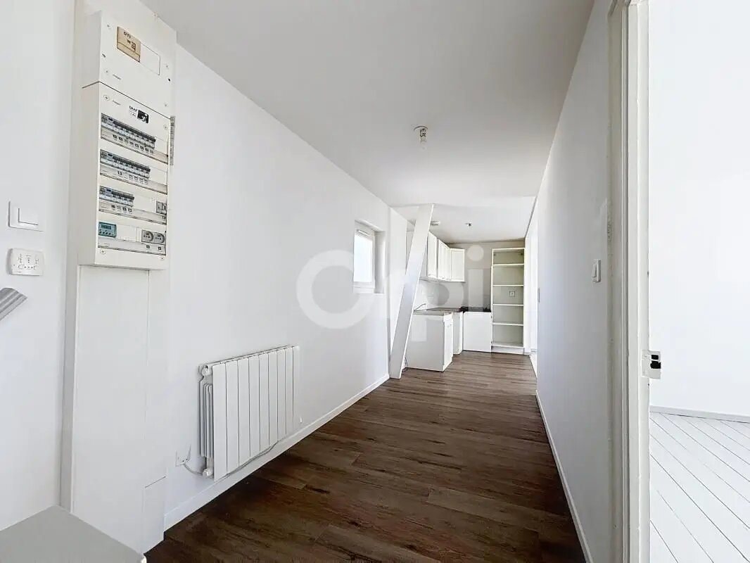 Appartement à louer, 43m², La Neuville-Roy