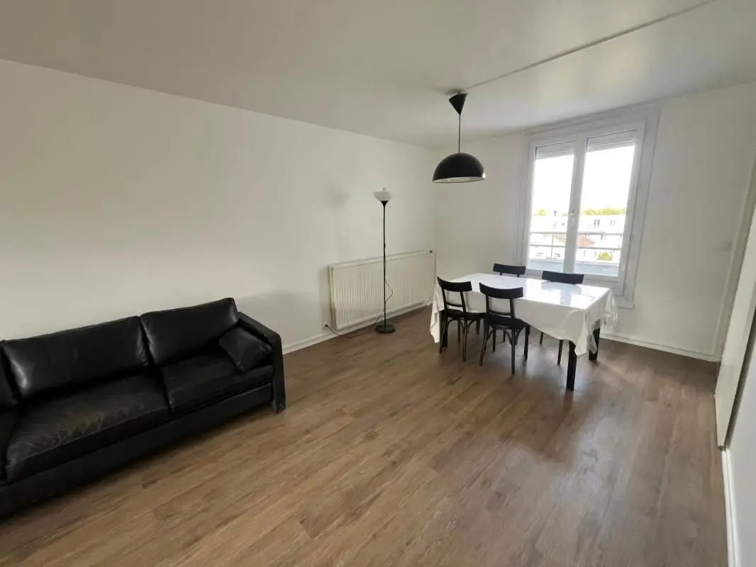Appartement à louer, 90m², Cergy